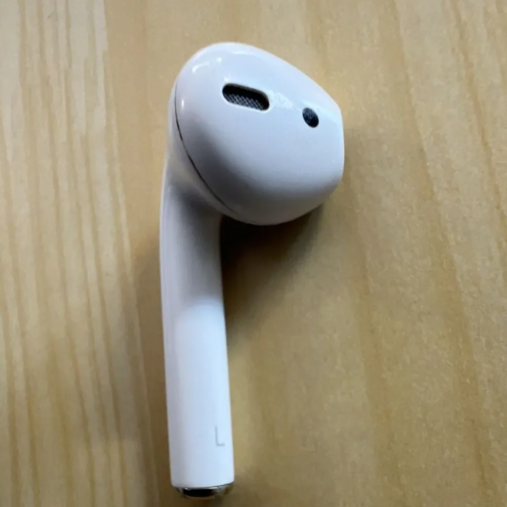 Apple AirPods Wireless Bluetooth In-Ear Earbuds w/ Charging Case A1602 White